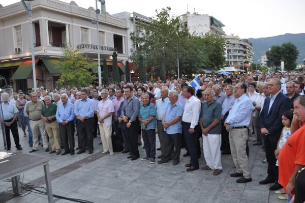 Συγκέντρωση για το &quot;ΝΑΙ&quot; στην Καλαμάτα: «Η έξοδος από το ευρώ οδηγεί σε περιπέτειες» (βίντεο)