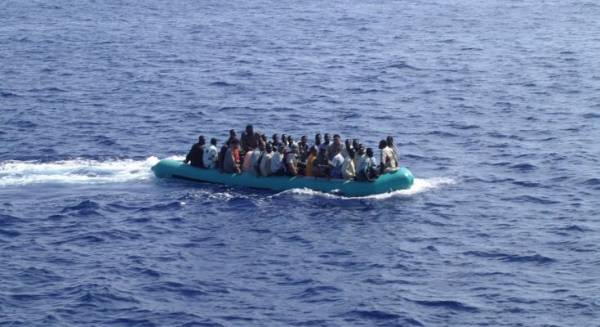 Πάνω από 400 πρόσφυγες και μετανάστες πέρασαν στα νησιά αυτή την εβδομάδα
