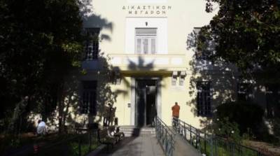 Βόλος: Καταδικάστηκε η πρώτη μητέρα που δεν έστελνε την κόρη της στο σχολείο (Βίντεο)