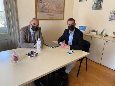Πράσινο Ταμείο: Στον Σταθόπουλο ο Λεβεντάκης για την κεντρική πλατεία Κυπαρισσίας και άλλα έργα