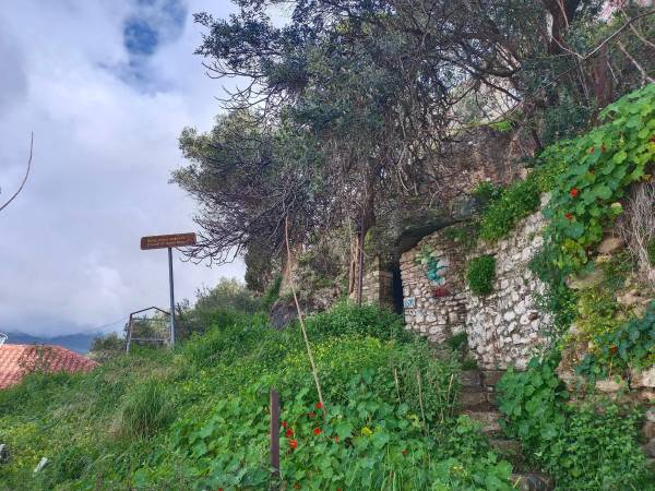 Τι γίνεται με σπηλαιώδη ναό του Αγίου Ιωάννη;