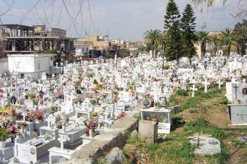 Συντήρηση μνημείων στο νεκροταφείο Καλαμάτας