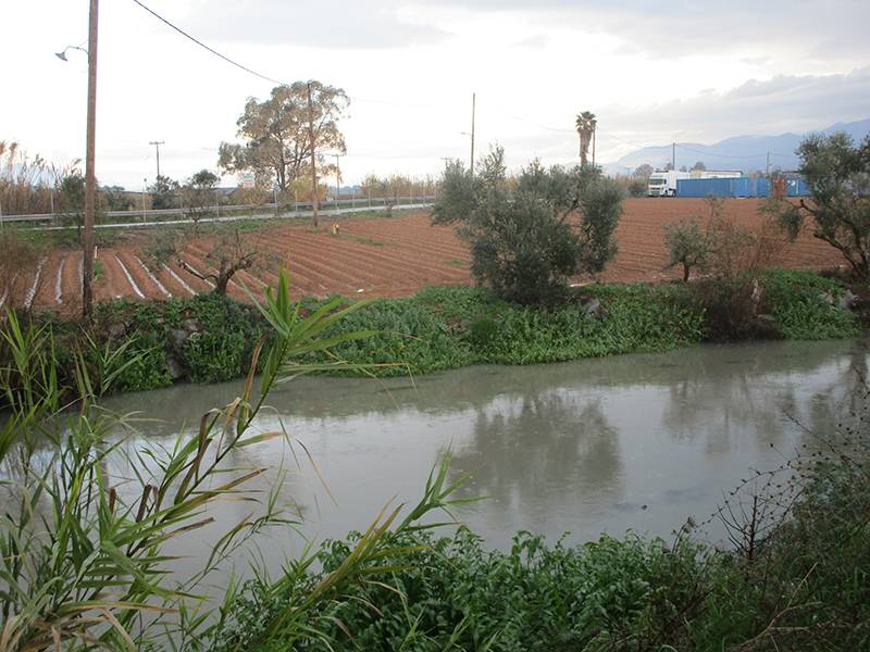 Απρακτες οι υπηρεσίες για τη ρύπανση στη Μεσσηνία: Ούτε δείγμα για το γκρι νερό στο Μουτελάκη