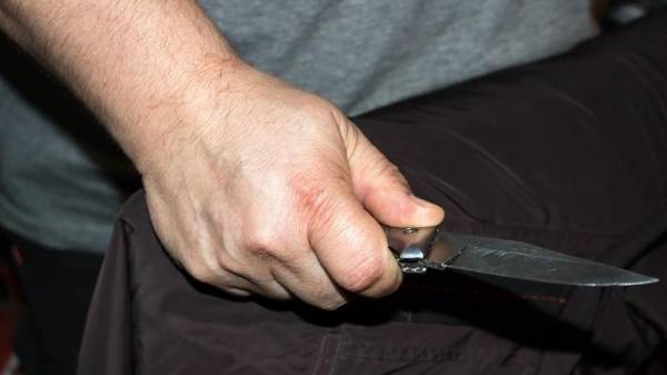 Σύλληψη Τσέχου για 4 μαχαίρια και 1 σουγιά έξω από ξενοδοχείο της Καλαμάτας