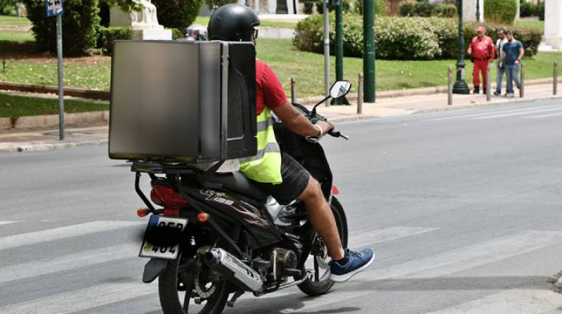 Στάση εργασίας των διανομέων την ώρα του τελικού του Μουντιάλ