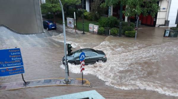 Εντονη βροχόπτωση στην Αττική – 190 κλήσεις για αντλήσεις υδάτων και παροχές βοηθείας από την Πυροσβεστική - Έκλεισαν δρόμοι