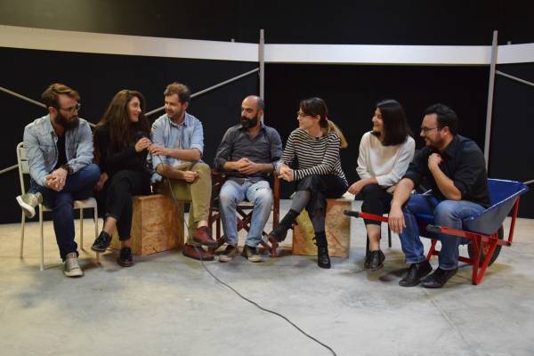 Η νέα θεατρική ομάδα της Καλαμάτας &quot;Fraction&quot; συστήνεται στο φακό του eleftheriaonline.gr (βίντεο)