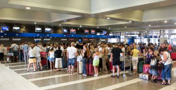Πάνω από 3,5 εκατ. επιβάτες μετακινήθηκαν το α&#039; δίμηνο μέσω των ελληνικών αεροδρομίων
