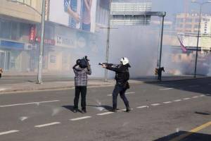 Eικόνα σοκ από τις διαδηλώσεις στην Τουρκία κάνει το γύρο του κόσμου
