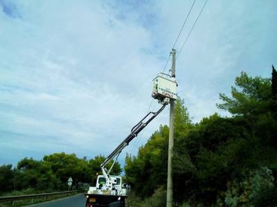 Νέα φωτιστικά στις εισόδους των Γαργαλιάνων 