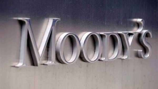 Moody’s: Αναθεωρούνται σε σταθερές οι προοπτικές πέντε ελληνικών τραπεζών