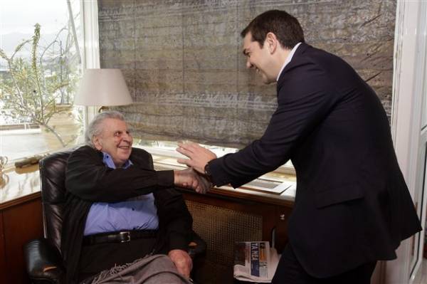 Τσίπρας σε Μίκη: Στη μάχη με στρατηγική και μυαλό