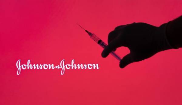 EMA για Johnson &amp; Johnson: Ενδεχόμενη σχέση ανάμεσα στο εμβόλιο και τις θρομβώσεις (βίντεο)