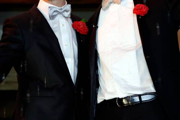 Τι λένε οι βουλευτές Μεσσηνίας για γάμο ομοφύλων - Ποιοι παίρνουν θέση ποιοι κρατούν κλειστά χαρτιά