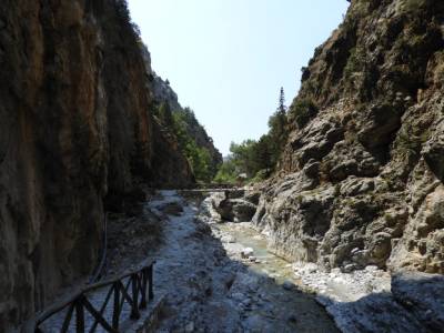 Επιχείρηση διάσωσης στο φαράγγι της Σαμαριάς για νεαρό άνδρα που τραυματίστηκε σε πτώση