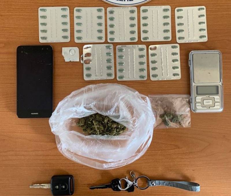 Σύλληψη 40χρονου στην Καλαμάτα - Πωλούσε χασίς και χάπια σε σταθερή πελατεία