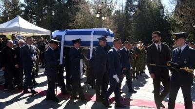 Βαθιά συγκίνηση και βουβός πόνος στην κηδεία του κυβερνήτη του μοιραίου Phantom Ευ. Τσιτλακίδη (Βίντεο)