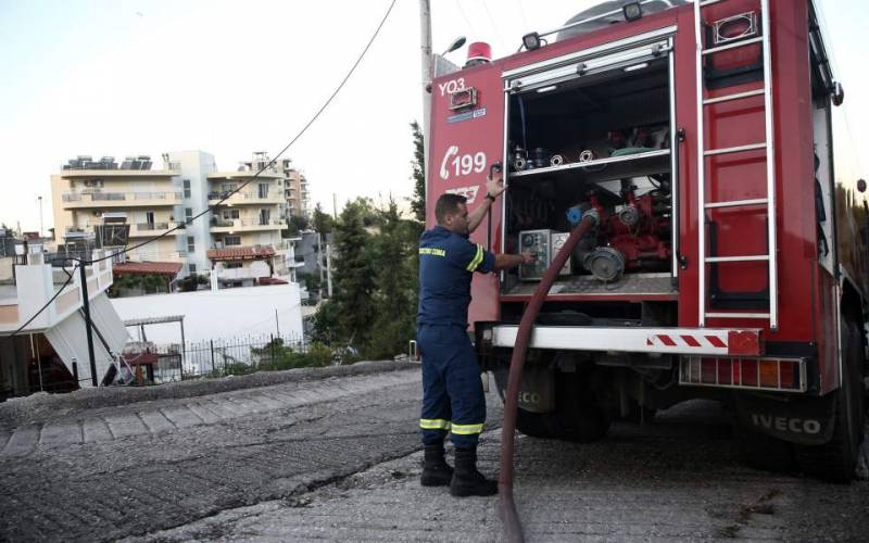 Ηλεία: Ανατροπή πυροσβεστικού οχήματος με δύο ελαφρά τραυματίες