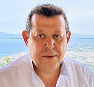 Γιατί οι Ελληνες εμπιστεύονται πια τους πολίτες και όχι το πολιτικό σύστημα;