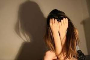 Οι γυναίκες θύματα εκβιασμού και κακοποίησης