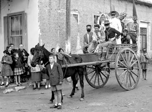 Νησιώτικο καρναβάλι τη δεκαετία του 1950