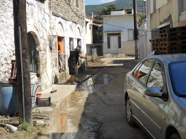 «Ασπιρίνες» στους πλημμυροπαθείς - Κατώτερα των αναμενόμενων τα κυβερνητικά μέτρα