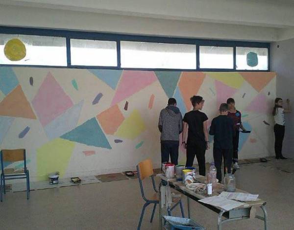 Μαθητές ζωγράφισαν τις σχολικές αίθουσες στο Γυμνάσιο Αριστομένη
