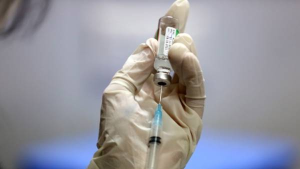 Η Ισπανία θα χορηγεί το εμβόλιο της AstraZeneca και σε άτομα άνω των 65 ετών