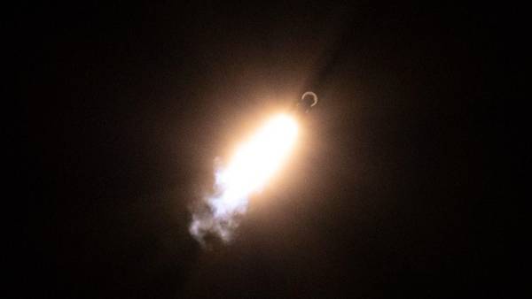 Ένα μεγάλο τμήμα πυραύλου της Space X βρίσκεται σε τροχιά σύγκρουσης με τη Σελήνη