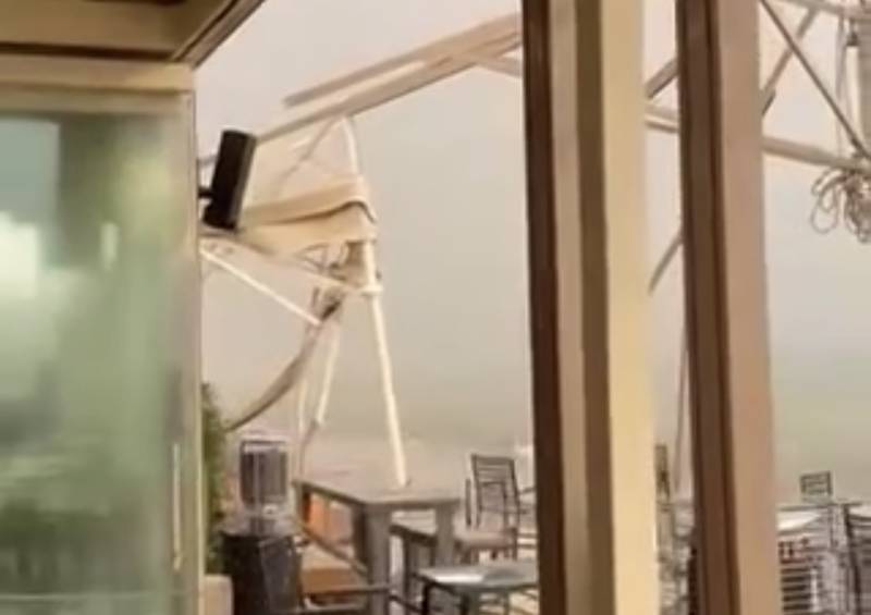 Προβλήματα στη Γιάλοβα από ξαφνικό μπουρίνι (βίντεο)