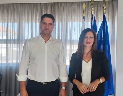 Η Χάιδω Παναγιωτοπούλου στον Δήμαρχο Μεσσήνης