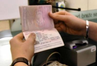 4 συλλήψεις για πλαστά διαβατήρια στο αεροδρόμιο της Καλαμάτας