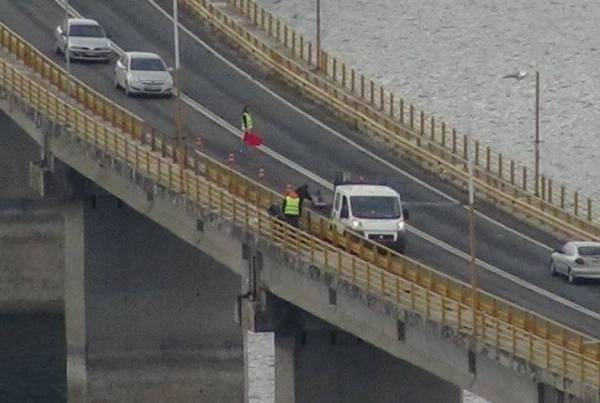 Τραγωδία στη Κοζάνη - Άνδρας βγήκε από ταξί και έκανε βουτιά θανάτου στη γέφυρα των Σερβιών