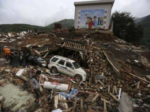 Απέραντο νεκροταφείο η Κίνα μετά το σεισμό