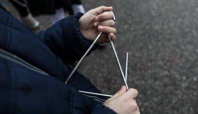 Πάτρα: Ανήλικοι με μηχανή έκλεψαν παιδιά που έλεγαν τα κάλαντα