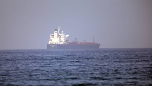 Πειρατεία σε εξέλιξη σε ελληνόκτητο tanker στα στενά του Ορμούζ