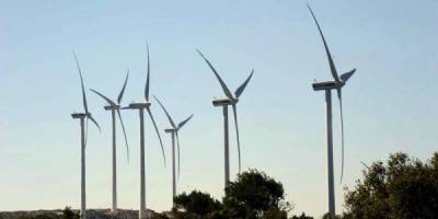 Μενδώνη σε ΣΥΡΙΖΑ: “Δεν υπάρχει αίτημα για ανεμογεννήτριες στον Επικούριο Απόλλωνα”