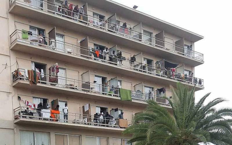 Ν. Μηταράκης: Κλείνουν 60 δομές φιλοξενίας που λειτουργούν σε ξενοδοχειακές μονάδες