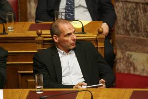 Βαρουφάκης: &quot;Η ελληνική κυβέρνηση δεν συμφωνεί σε μειώσεις επικουρικών και πλειστηριασμούς πρώτης κατοικίας&quot;