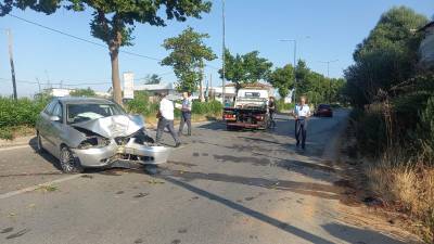 Καλαμάτα: Σφοδρή σύγκρουση αυτοκινήτων με 2 τραυματίες στη Νέα Είσοδο