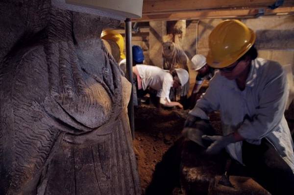 Κώστας Τσόκλης για Αμφίπολη: Διαπράττεται επίσημη τυμβωρυχία