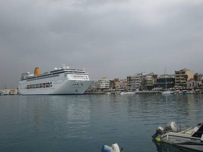1.167 τουρίστες έφερε το &quot;Costa Neoriviera&quot; στην Καλαμάτα