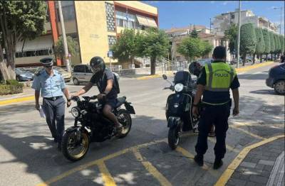 32 κλήσεις για μη χρήση κράνους στη Μεσσηνία