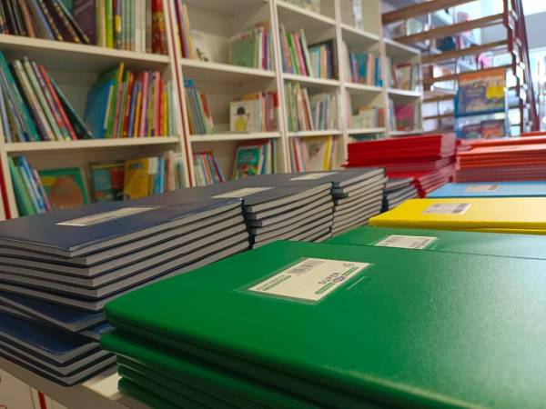 Η κίνηση στα βιβλιοπωλεία της Καλαμάτας – Μειωμένες οι λίστες λόγω της ακρίβειας