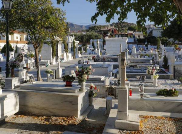 Καλαμάτα: Θέμα νέου νεκροταφείου έθεσε ο Τζαμουράνης
