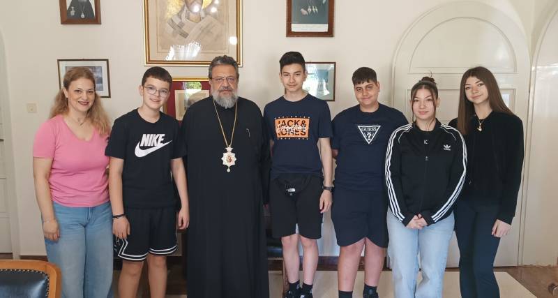 Μαθητές του 2ου Γυμνασίου Καλαμάτας στον Μητροπολίτη Μεσσηνίας