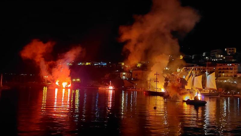 Μεσσηνία: Εντυπωσιακή και φέτος η Αναπαράσταση της Ναυμαχίας του Ναβαρίνου (βίντεο-φωτογραφίες)