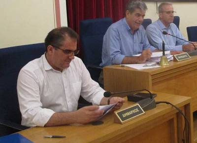Δεν θέλει συζήτηση για το στρατόπεδο ο Βασιλόπουλος