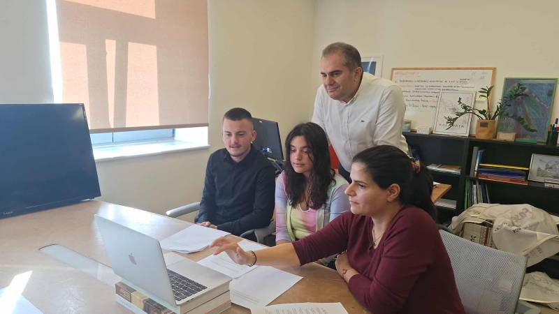 Οι νέοι της Καλαμάτας διεκδικούν τον τίτλο της &quot;Εθνικής Πρωτεύουσας Νεολαίας 2026&quot; - Παρουσίασαν το όραμά τους