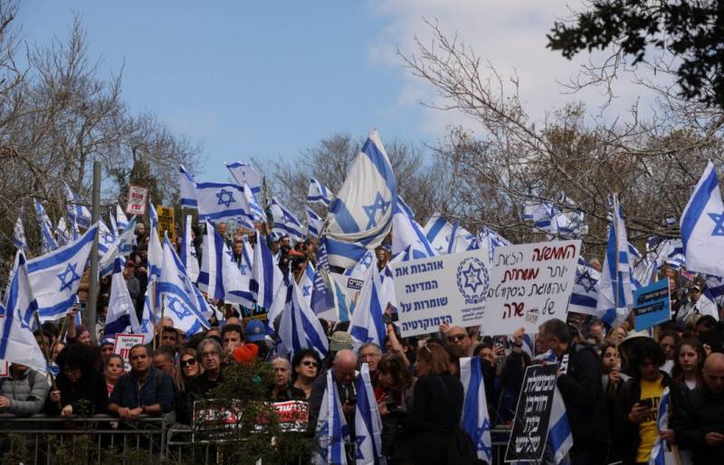 Σείεται το Ισραήλ από τις αντικυβερνητικές διαδηλώσεις (βίντεο)